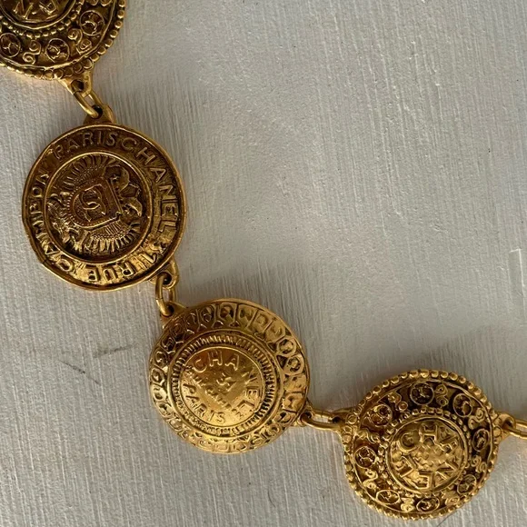 Chanel Vintage 31 Rue Cambon Medallion Collar Necklace & Bracelet - Picture 3 of 10